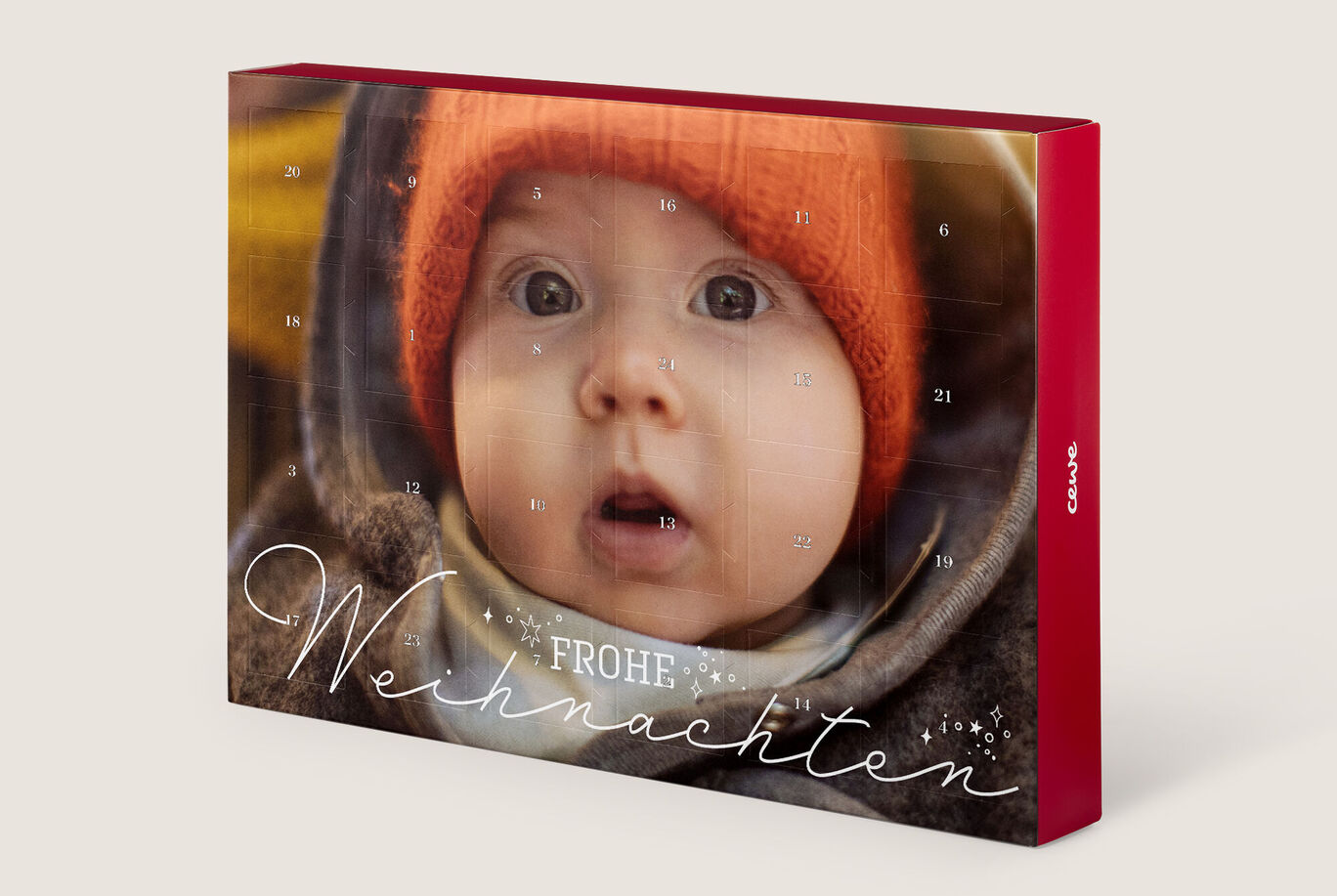 Een adventskalender met feestelijke motieven die uitkijken naar Kerstmis oproepen.